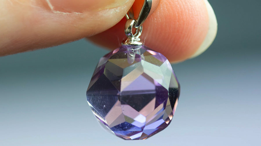 Why faceted amethyst reads richer