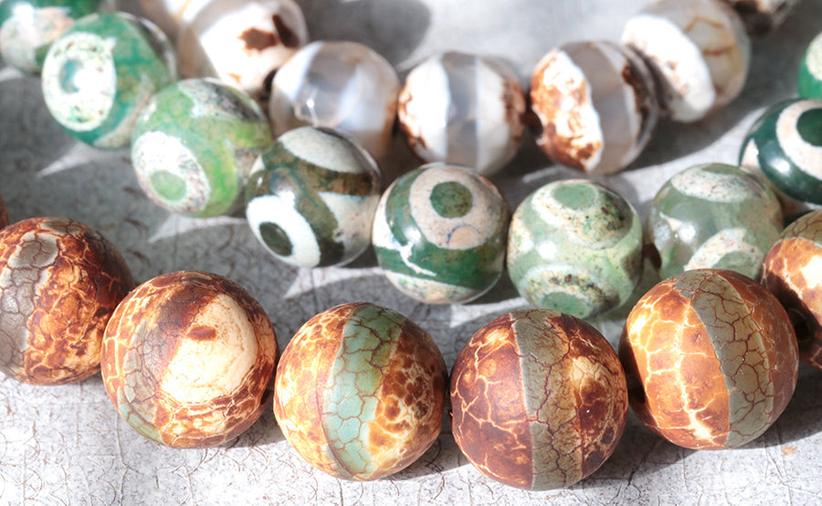【一点のみ】dZi beadsジービーズ 西蔵 上肯 高級藏伝 十五眼天珠 Dzi Beads — History, Meaning & Origins | Dakota Stones