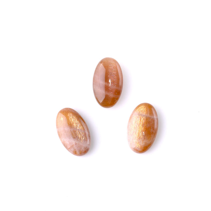 This is a Dakota Stones Sunstone cabochon from the Dakota Stones collection.
