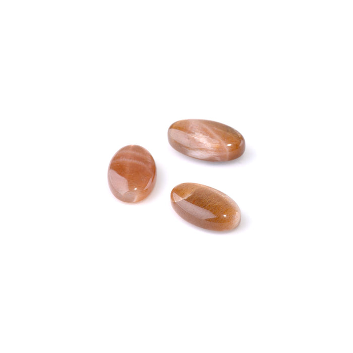 This is a Dakota Stones Sunstone cabochon from the Dakota Stones collection.