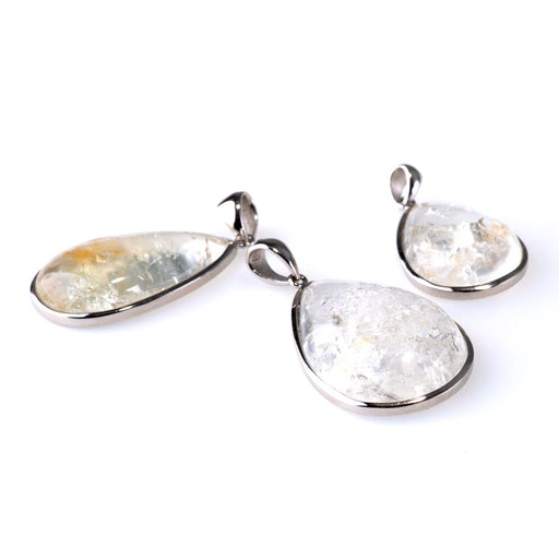 This is a Dakota Stones Hyalite Opal pendant from the Dakota Stones collection.
