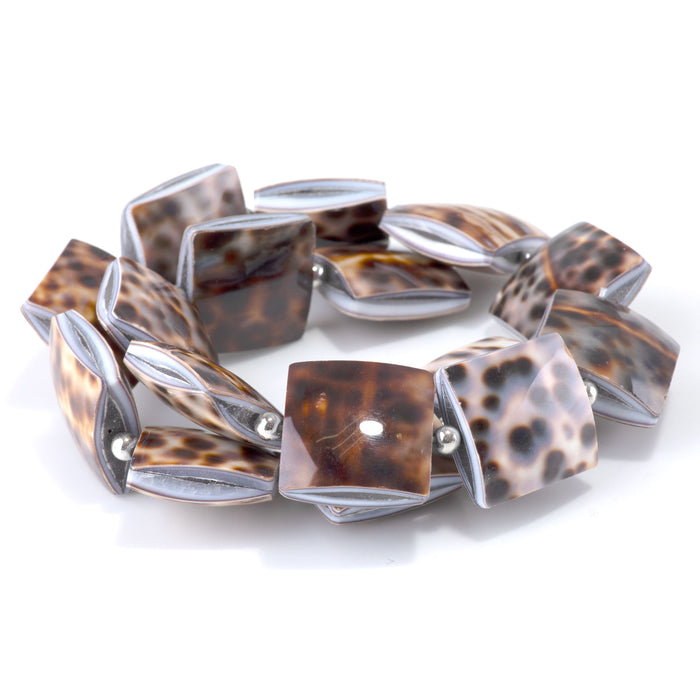 Tiger Cowrie 20mm Puff Square - 15-16 Inch